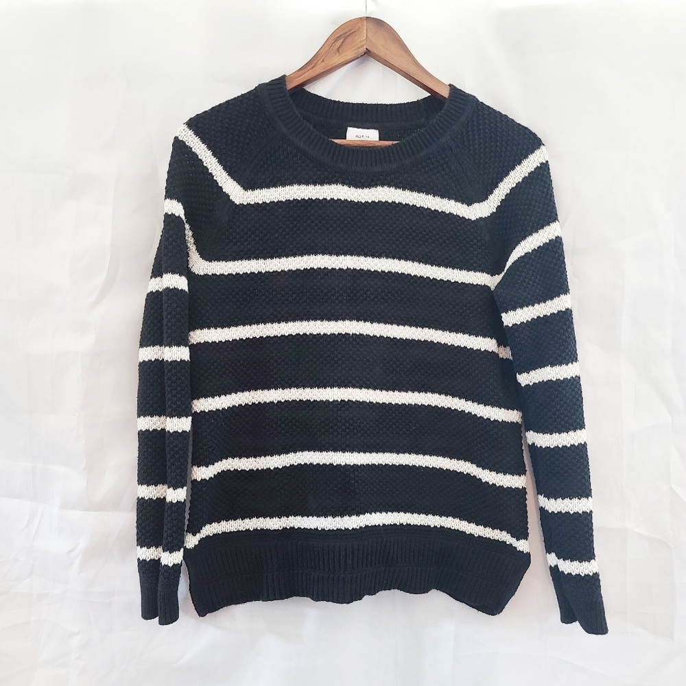 Old navy black and white stripe pullover sweater